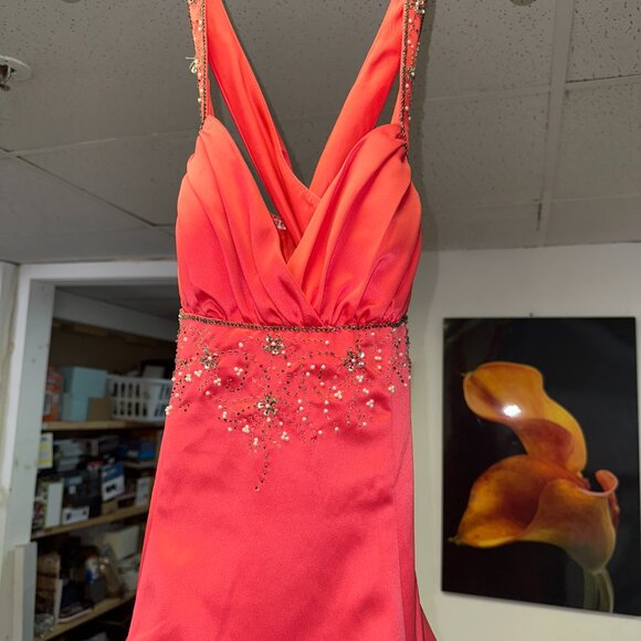 Masquerade Red Dress for special occasions - Picture 2 of 6